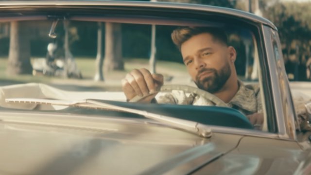 Ricky Martin añora a un viejo amor en “Otra noche en L.A.”