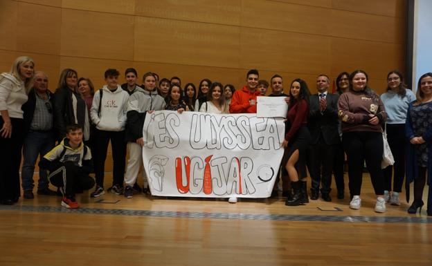 La Junta reconoce en Granada a diecisiete centros andaluces que fomentan la cultura de la convivencia y los valores