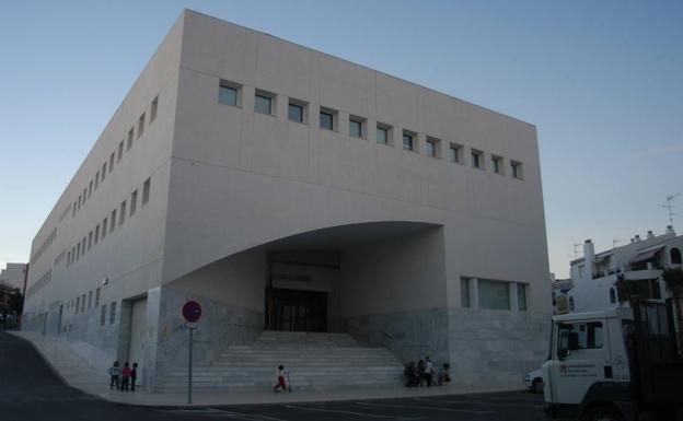 Edificio de los Juzgados de Motril. /Javier Martín